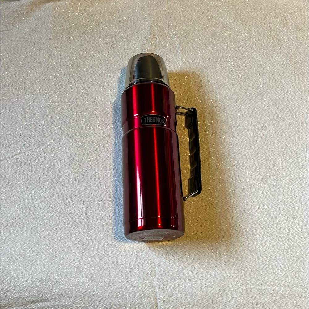 Thermos 40 Oz Cranberry Red Insulated Beverage Bottle